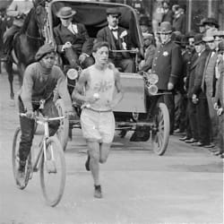 1905_Chicago_Marathon_Louis_Marks